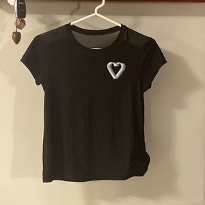 Black Old Navy t-shirt with heart design